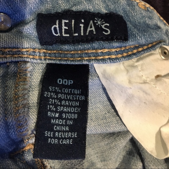 00P Delia’s Light Wash Skinny Jeans - Picture 3 of 3